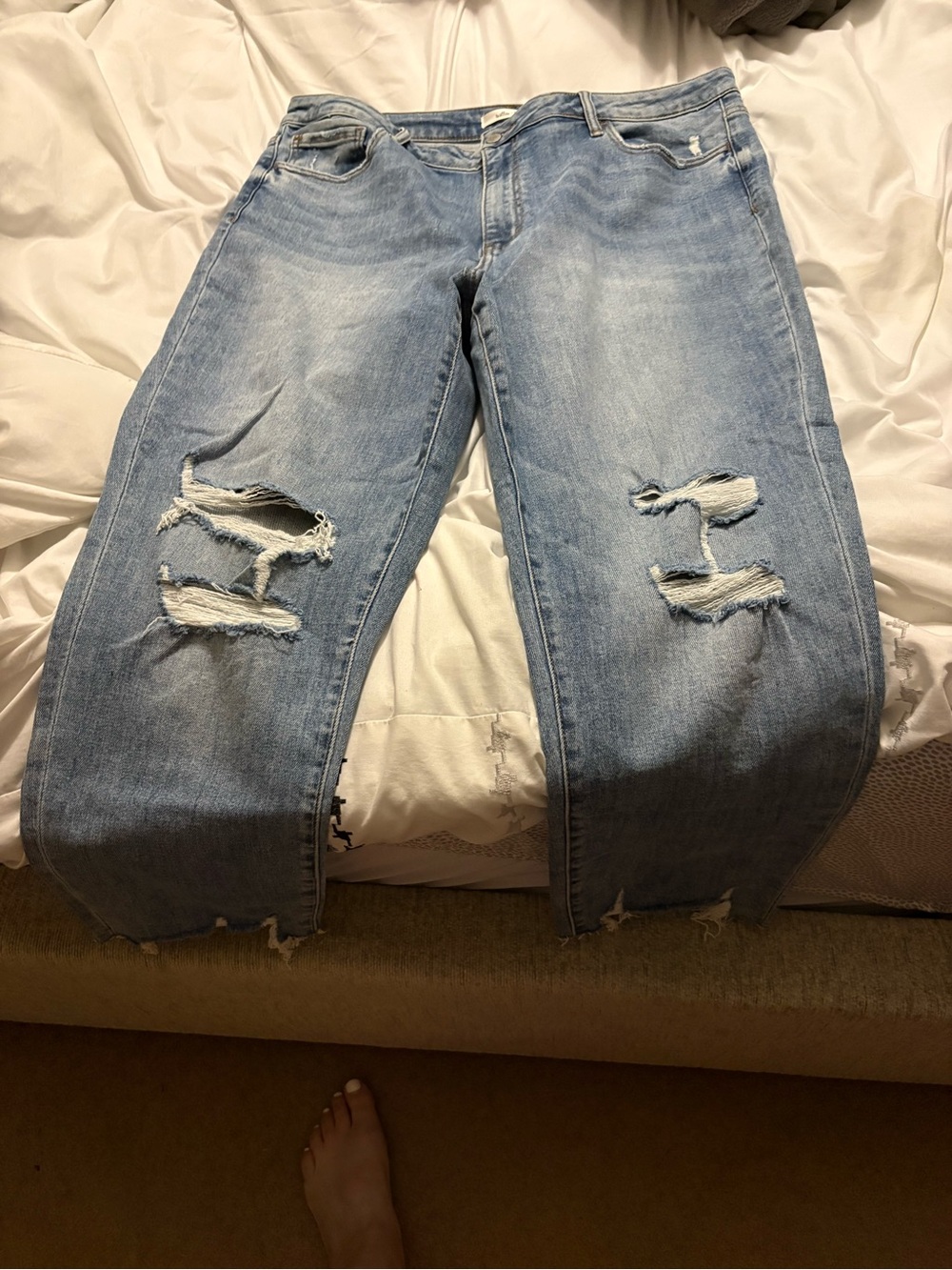 Buckle Willow & Root Light Blue Distressed Women's Jeans Size 36 x 27 ( 18)